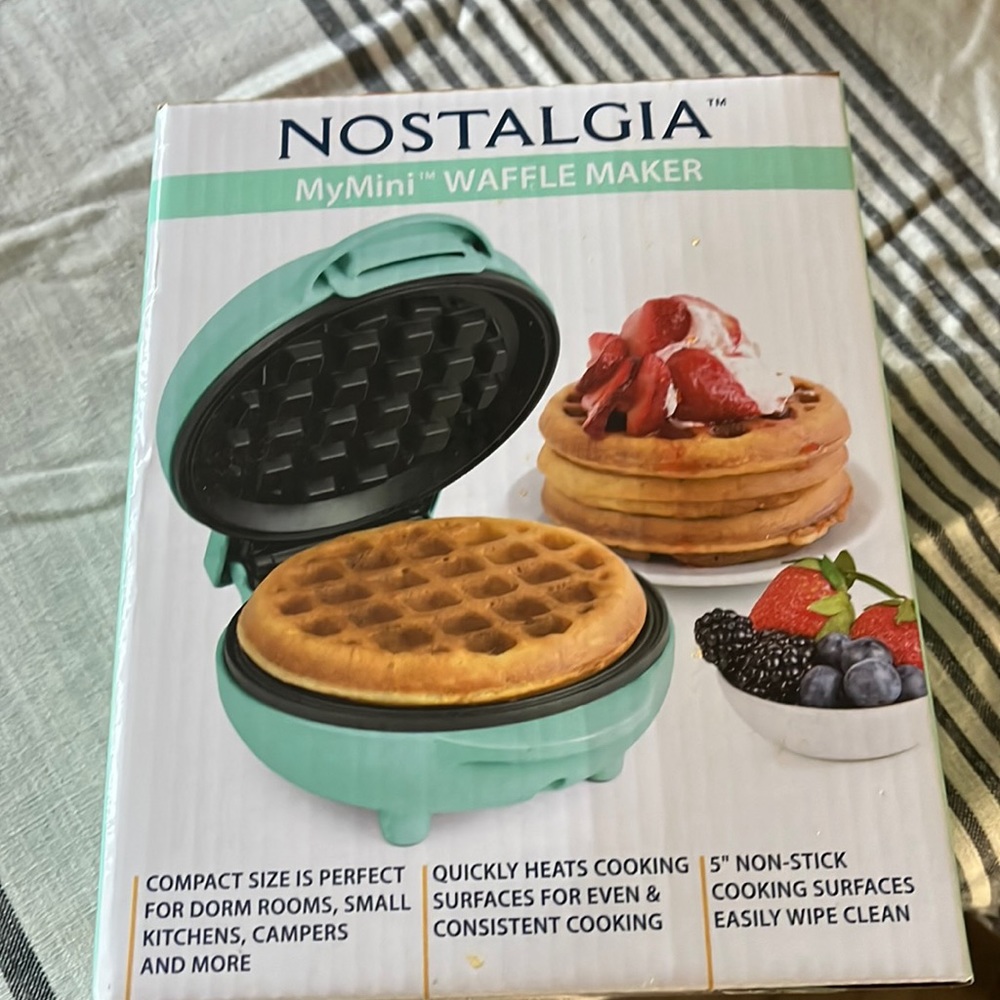 new in box mini waffle maker